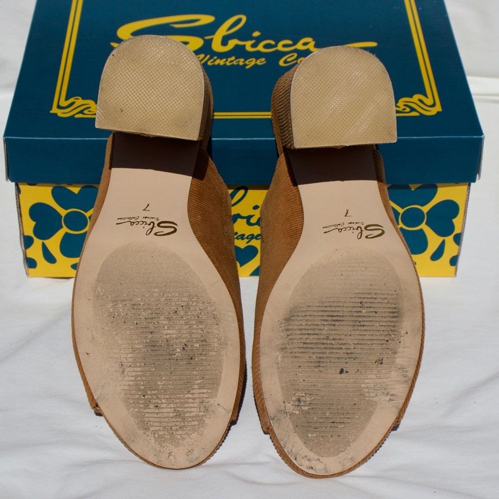 Sbicca Access Corduroy Heels - Picture 8 of 8